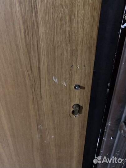 Дверь деревянная