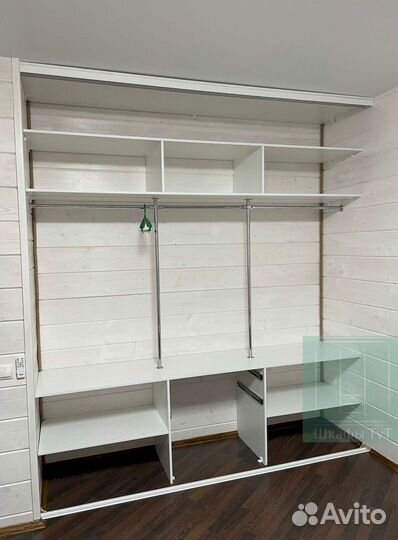 Шкаф с зеркалом