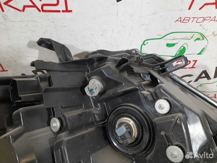 Фара левая Nissan Patrol Y62 (2010-2014)