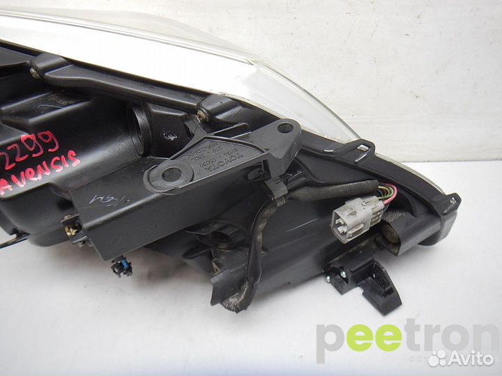 Б/У Б/У Фара левая б/у 8117005310 toyota