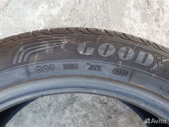 Goodyear EfficientGrip Performance 235/50 R19 99V