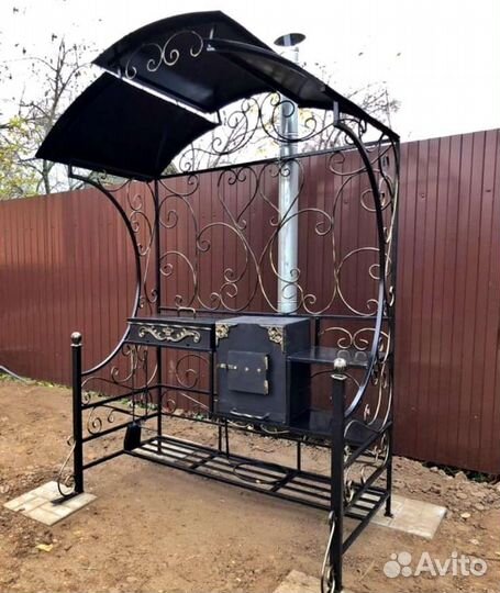 Мангал с крышей