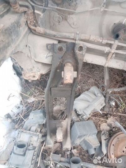 Балка передняя Mazda Demio 1998