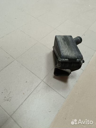 Корпус воздушного фильтра Toyota Carina e