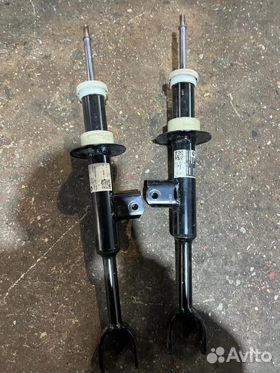 Амортизаторы Bmw g30 814903014093 и 814903014094