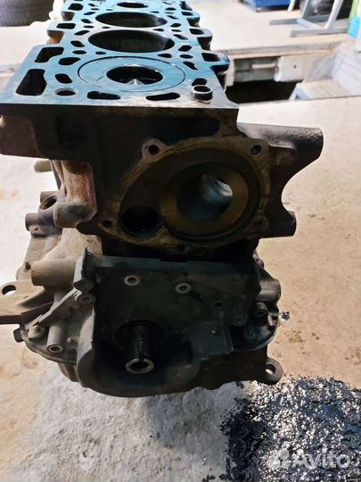 Блок цилиндров Renault Megane 2 K9K 724 1.5 Дизель