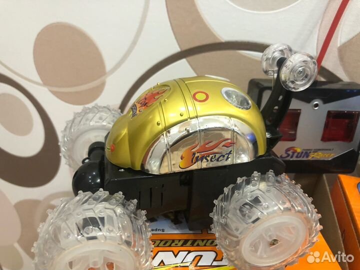 Машина перевертыш на пульте управления