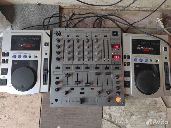 Dj контроллер pioneer 600 и деки