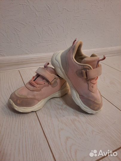 Кроссовки для девочки
