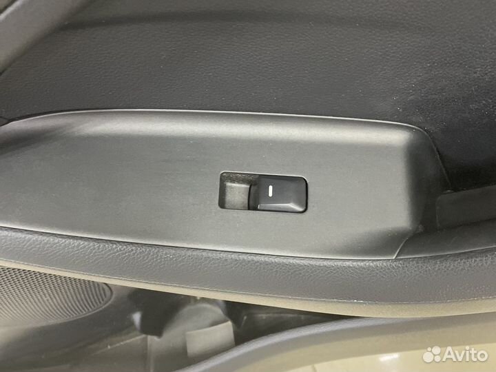 Обшивка двери передней правой Kia Cerato 3