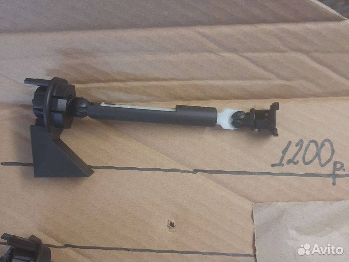 Ford focus 2. Личинка замка капота с тягой