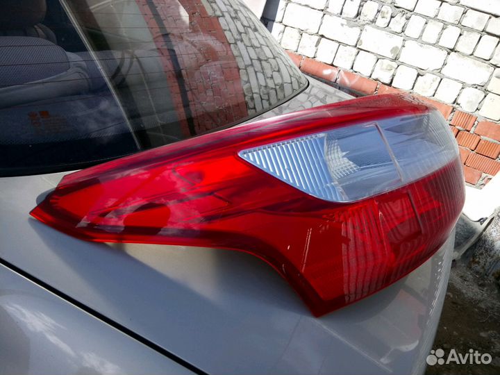 Фонарь задний Ford оригинал