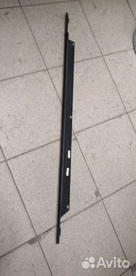 Молдинг стекла двери задней правой Audi Q7 матовый