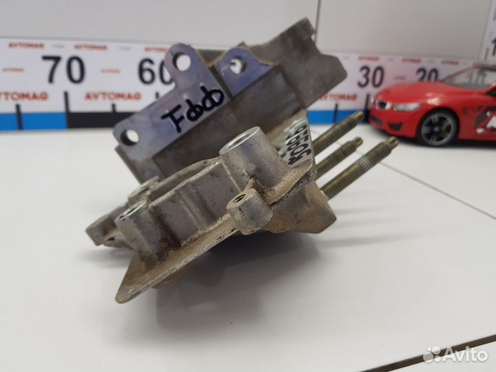Кронштейн двигателя правый (Ford Focus)
