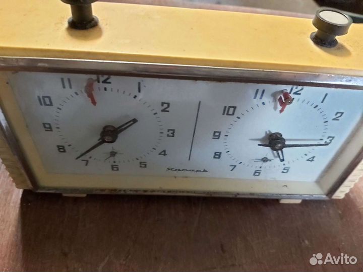 Часы шахматные янтарь