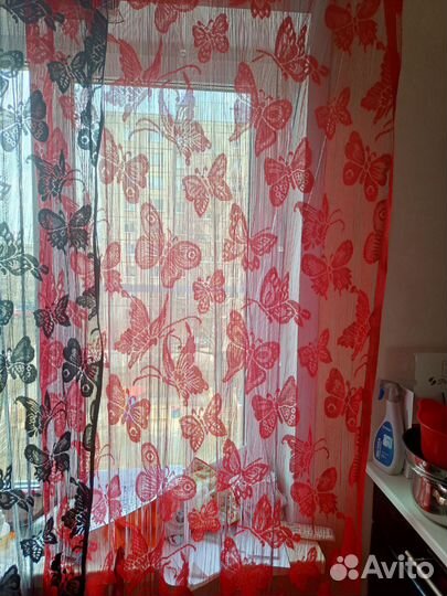 Шторы 2 шт(красная и чёрная) за шоколад