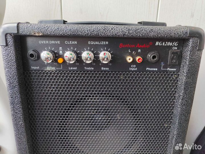 Электрогитара Superstrat +комб 20Вт +аксессуары