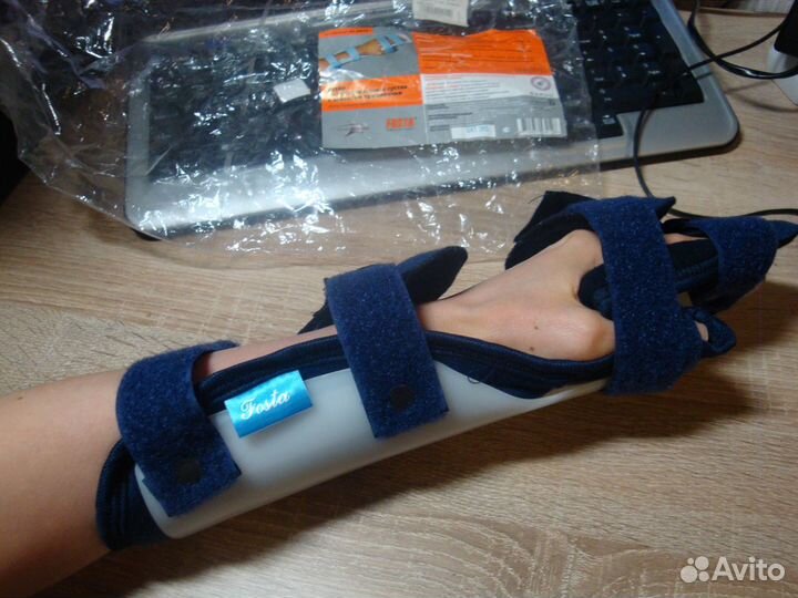 Тутор на лучезапястный сустав