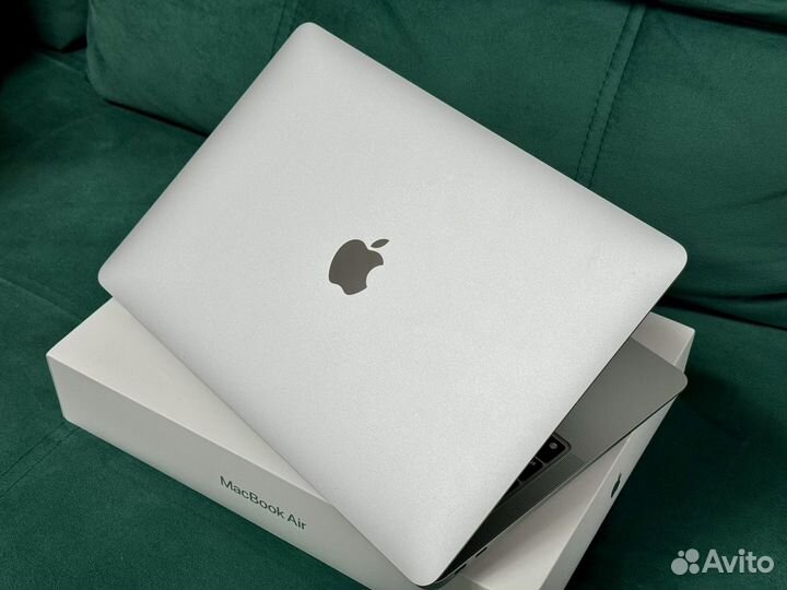 Macbook Air 13 M1 8/256 Silver (2 цикла, 100акб)