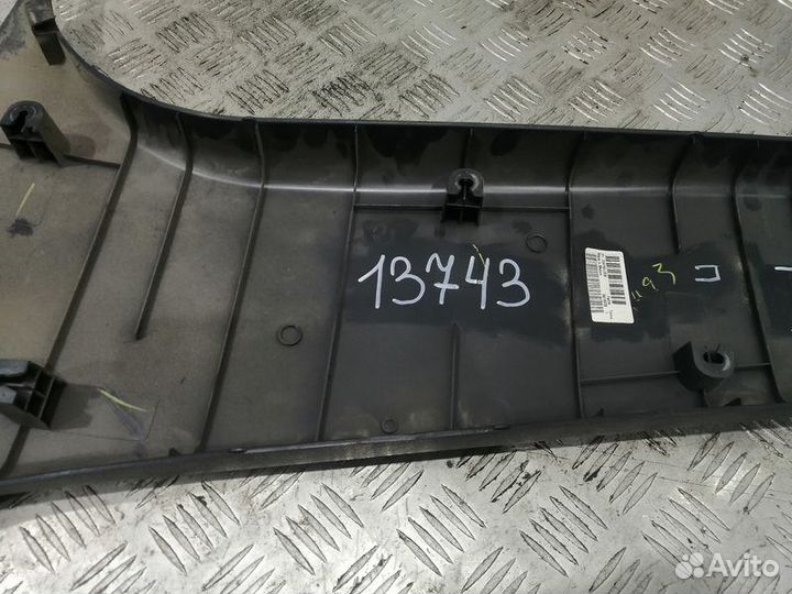 Обшивка средней стойки нижняя правая Tiida C11