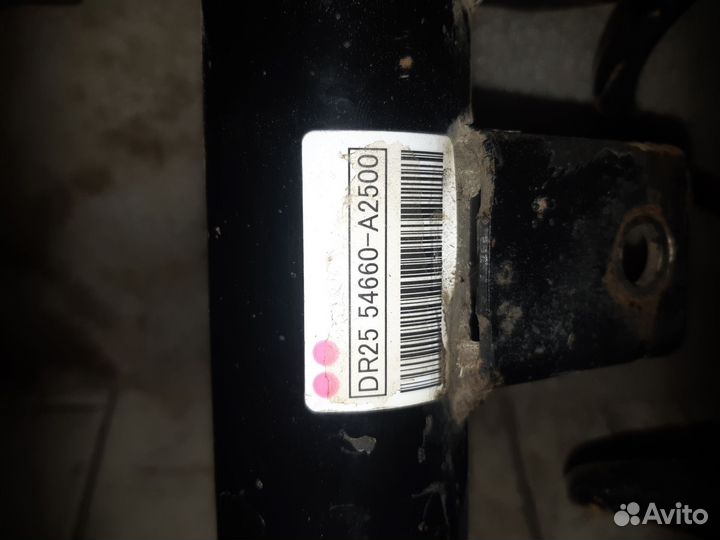 Стойки амортизатора передние