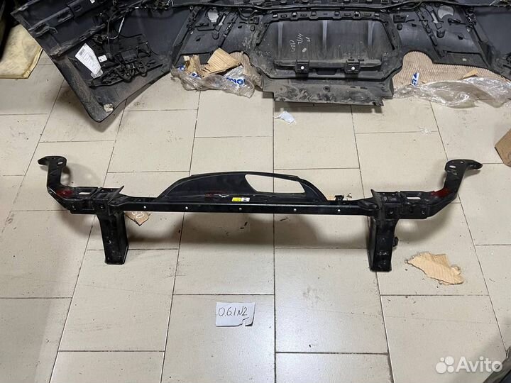 Передняя панель f-pace x761