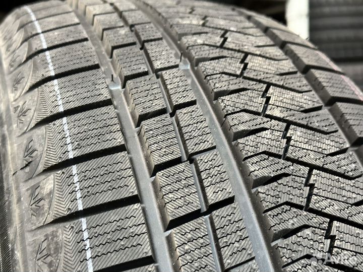 Triangle Snowlink TWT02 235/60 R18 107V