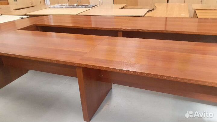 Большой стол для переговоров 460см., Б.У