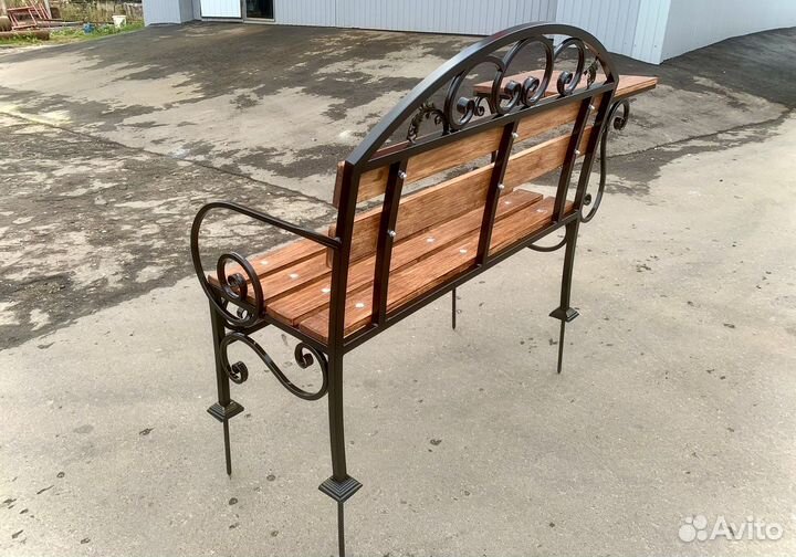Кованная скамейка- столик