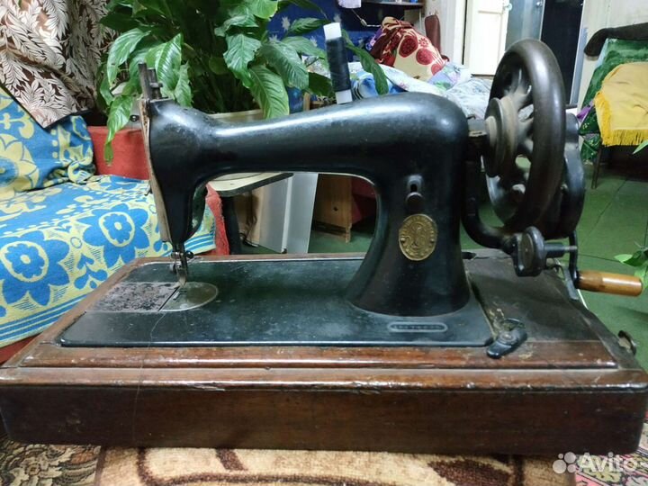 Швейная машина Singer