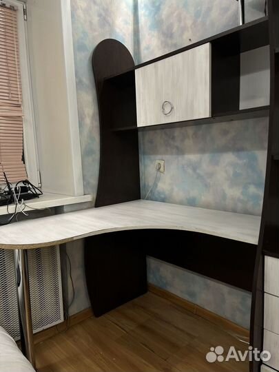 Уголок школьника б/у, стол угловой