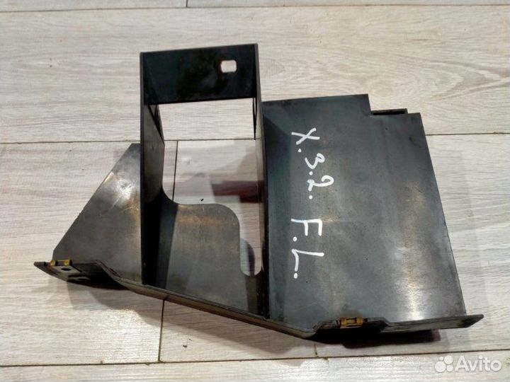 Кронштейн передний левый Bmw X3 E83 M54B25 01/2006