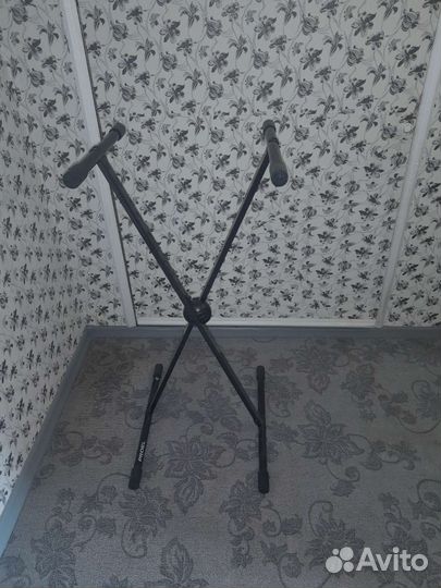 Стойка для синтезатора