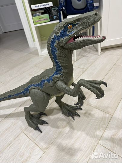Динозавр blue jurassic world