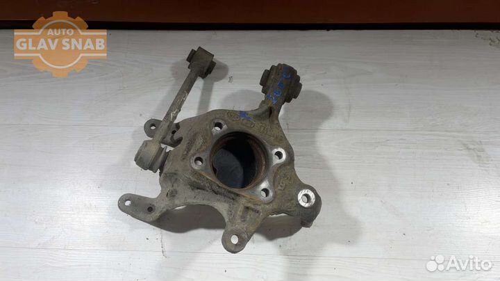 Кулак задний левый Kia Ceed