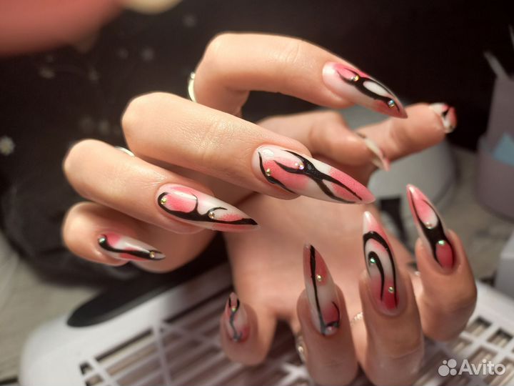 Маникюр и наращивание ногтей