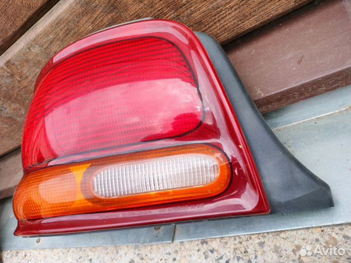 Фонарь задний левый Dodge Stratus 1 6G73 2.5 2000