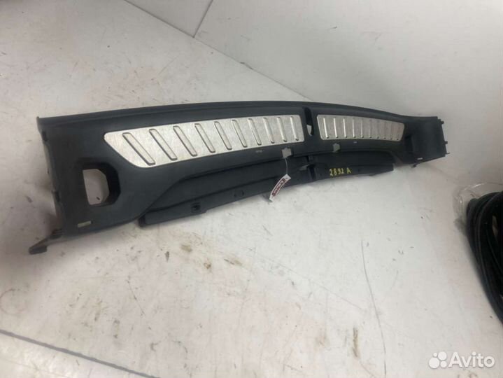 Накладка замка багажника BMW X3 G01 85944972