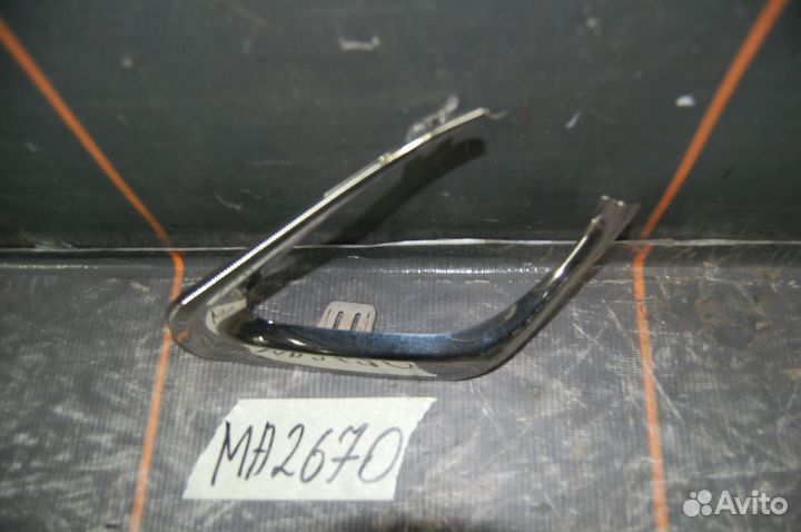 Рамка фары противотуманной левой-Toyota Camry V55