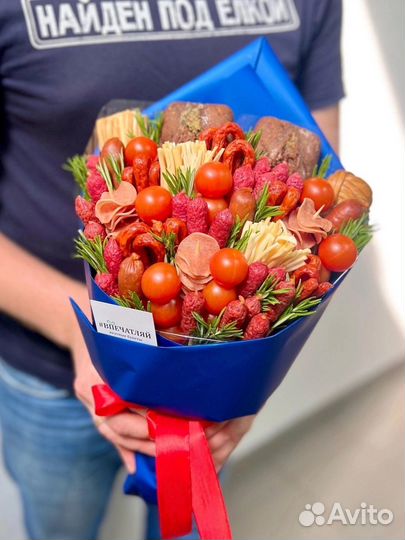 Мужской съедобный букет из колбас