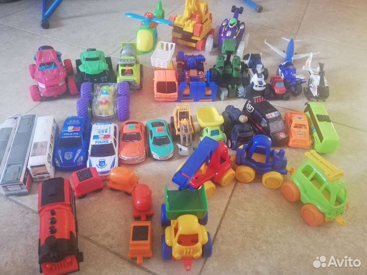 Игрушки машинки пакетом