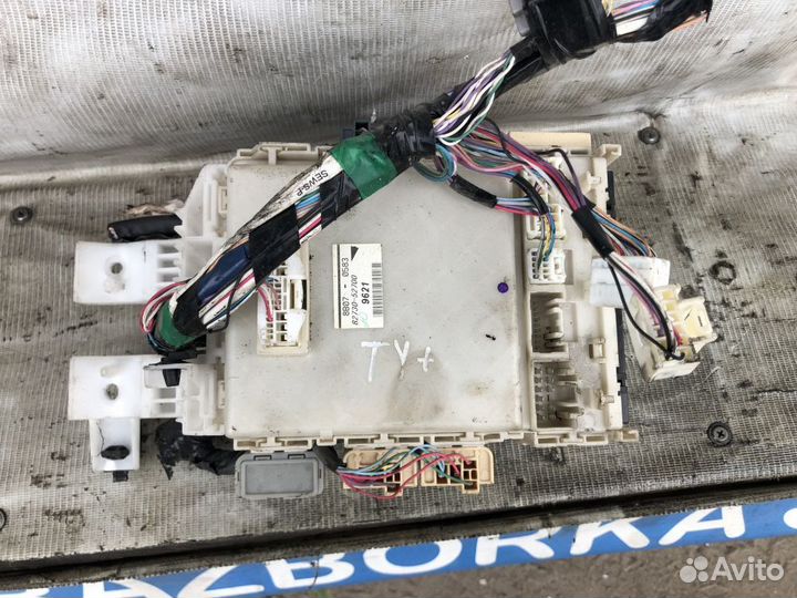 Toyota Yaris 2008 блок предохранителей