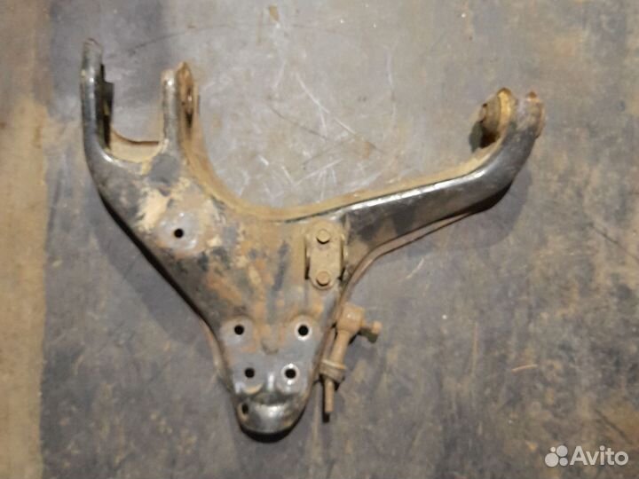 Рычаг правый задний Паджеро 2