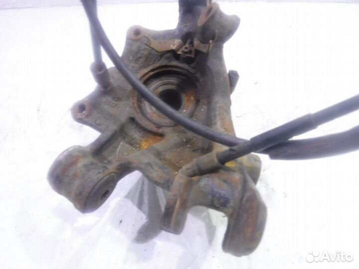 Кулак задний правый 7L8505436A