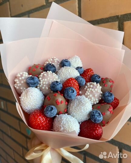 Клубника в шоколаде подарок букет