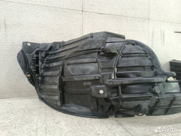 Подкрылок левы Ниссан Марч Микра Nissan March AK12