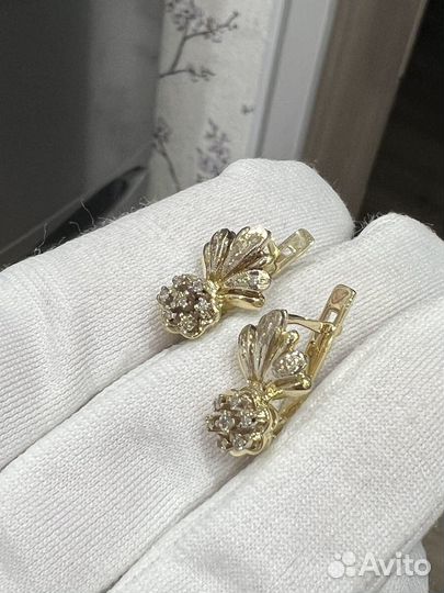 Золотые серьги с бриллиантами