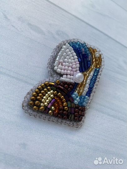 Брошь из бисера