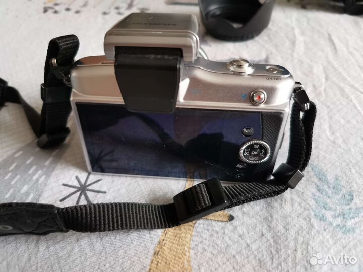 Фотоаппарат Olympus Pen E-PM1 Kit