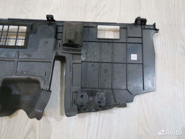 Накладка торпедо левая нижняя Kia Quoris